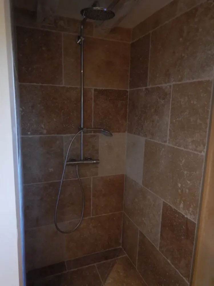 3 Douche travertin dallage pierre ancienne perche orne 61  rémalard condé condeawebp