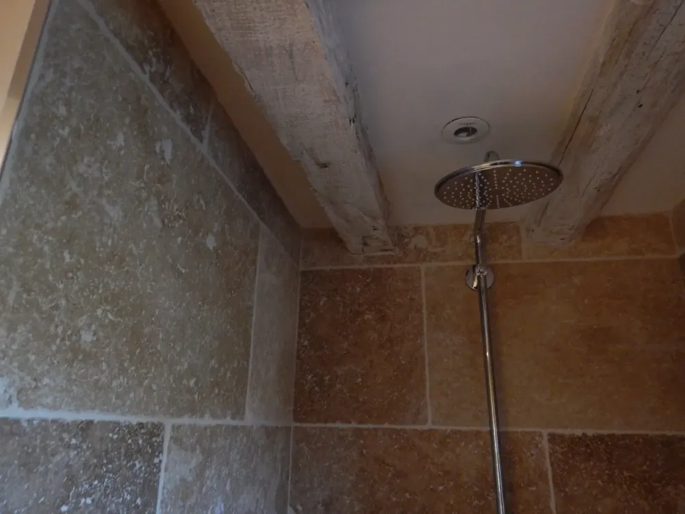 3 Solivage chêne chalé chaulage douche travertin dallage pierre ancienne perche orne 61  rémalard condé condwebp