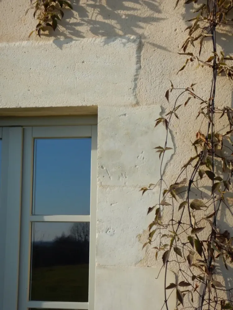 10 ouverture fenêtre orne perche nocé pierre blanche menuiserie bois enduit chaux sable 61 linteau jambage  harpé harpawebp